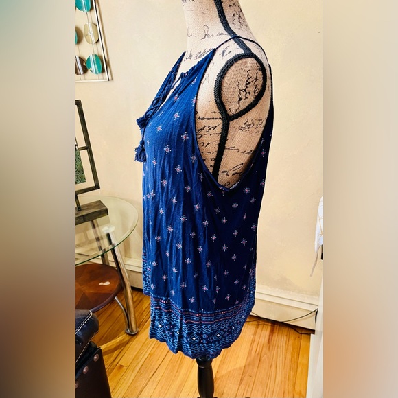 Old Navy Printed Boho Tunic Sleeveless top with fringe tie on front neckline - Picture 4 of 10